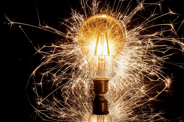 Sparkly light bulb